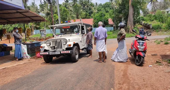 കോവിഡ് വ്യാപകമായ സാഹചര്യത്തിൽ മൂന്ന് സ്ക്വാഡുകളായി കല്ലടിക്കോട് പോലീസിന്റെകർശന പരിശോധന