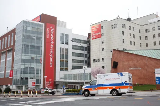 കൊവിഡ്-19 ബാധിച്ച വൃദ്ധയെ ആശുപത്രി ഡിസ്ചാര്‍ജ് ചെയ്തു; വീട്ടിലെത്തുന്നതിനു മുന്‍പേ മരിച്ചു.