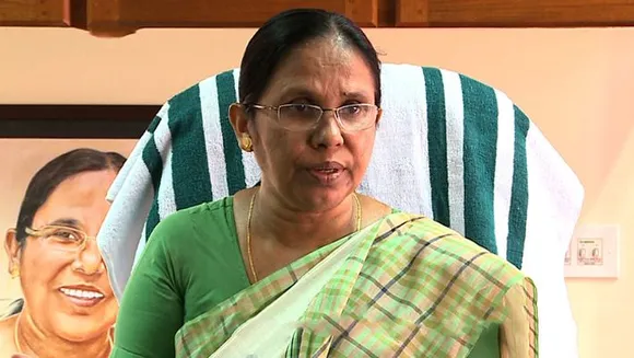 പിപിഇ കിറ്റ് അഴിമതി: മുൻമന്ത്രി കെ കെ ശൈലജ ഉൾപ്പടെയുള്ളവർക്കെതിരായ അന്വേഷണം തുടരാം; ആരോഗ്യ വകുപ്പ് സെക്രട്ടറി രാജൻ കോബ്രഗഡെ അടക്കമുള്ളവർ നൽകിയ ഹർജിയാണ് ചീഫ് ജസ്റ്റീസ് അധ്യക്ഷനായ ബെഞ്ച് തള്ളി