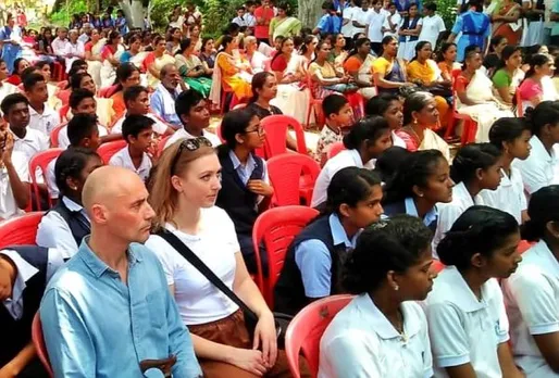 കാവാലിപ്പുഴക്കടവിന്‍റെ പുനർജ്ജനിക്കായി പോലീസും നാട്ടുകാരും കൈകോർത്ത മനോഹര ചടങ്ങില്‍ പങ്കെടുത്ത് ഡെന്മാര്‍ക്ക് സ്വദേശികള്‍ 