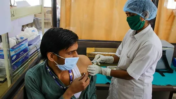 സംസ്ഥാനത്ത് വാക്സീൻ ക്ഷാമം അതീവരൂക്ഷം; 45 വയസിന് മുകളിൽ പ്രായമുള്ള വയോധികരുൾപ്പടെ 28 ലക്ഷത്തിലധികം പേർ ഇനിയും ആദ്യഡോസ് വാക്സീൻ പോലും കിട്ടാത്തവരാണ്, 2 ലക്ഷത്തോളം ഡോസ് വാക്സീൻ മാത്രമാണ് നിലവിൽ സ്റ്റോക്കുള്ളത്