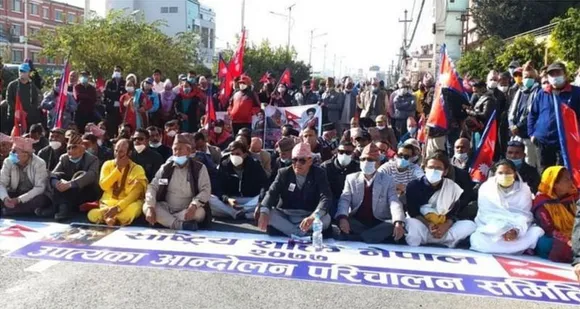 നേപ്പാൾ ജനതയ്ക്ക് ജനാധിപത്യം മടുത്തു ! രാജഭരണത്തിനായി ജനം തെരുവിൽ !