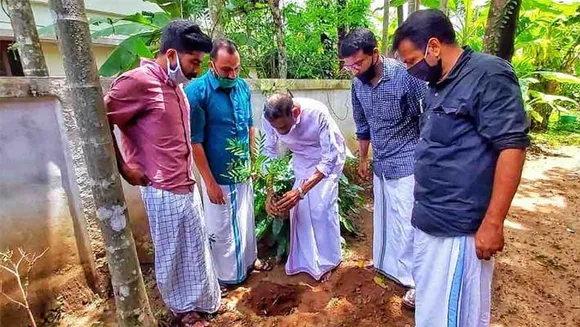 വെയിലാറും മനസ്സു നിറയും, ഒരു മരം നടാം - മുസ്‌ലിം യൂത്ത് ലീഗ് ജില്ലാ കമ്മറ്റിയുടെ പരിസ്ഥിതി ക്യാമ്പയിന് തുടക്കമായി