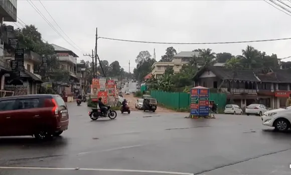 പാലായിലേയ്ക്ക് വരിക... പ്രഖ്യാപനങ്ങൾകൊണ്ട് കോരിത്തരിക്കാം ! കാഞ്ചനയുടെ മൊയ്തീൻമാരെപ്പോലെ പാലാ സെന്റ് തോമസ് സ്കൂൾ മിക്സ്ഡ് ആകുന്നതും കാത്തിരുന്ന ആ കുട്ടികളെന്ത് ചെയ്തു ? പിന്നെ റിവർവ്യൂ റോഡ്, കളരിയാമാക്കൽ പാലം, ബൈപ്പാസിലെ കുപ്പിക്കഴുത്തുക്കൾ... അങ്ങനെ നീളുന്ന ചരിത്രങ്ങൾ