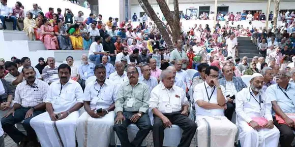 മണ്ണാര്‍ക്കാട് എംഇഎസ് കല്ലടി കോളേജിന്റെ മുറ്റത്ത് തലമുറകളുടെ സ്നേഹസംഗമം; 'മെസ് ഫീലിയ’ ഗ്ലോബൽ അലുമ്‌നി മീറ്റ് ശ്രദ്ധേയമായി