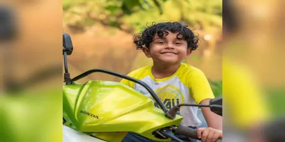 വെള്ളരിപ്പട്ടണത്തിലെ കുഞ്ഞുതാരം തേജസ്സ് പെരുമ്പാവൂരുകാരൻ