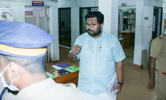 കോടതിയില്‍ പോലീസിന് കിട്ടിയത് കനത്ത തിരിച്ചടി ! മുഖ്യമന്ത്രിക്കെതിരായ വധ ഗൂഢാലോചനയെന്ന പോലീസ് വാദം ദുര്‍ബലമായി. മാസ്റ്റര്‍ ബ്രെയിനെന്ന് പോലീസ് പറഞ്ഞിട്ടും കോടതി ജാമ്യം നല്‍കിയതോടെ പൊളിയുന്നത് വിമാനത്തിലെ വധശ്രമക്കേസ് തന്നെ ! പിസി ജോര്‍ജ് കേസിന് പിന്നാലെ ശബരിനാഥനും അറസ്റ്റ് ചെയ്ത് കോടതിയിലെത്തിച്ച് ജാമ്യം കിട്ടിയതോടെ പോലീസിനും നാണക്കേട്. പോലീസ് രാഷ്ട്രീയ പ്രേരിതമായി പെരുമാറുന്നുവെന്ന ആരോപണത്തിന് ഇനി മുഖ്യമന്ത്രി മറുപടി പറയേണ്ടിവരും