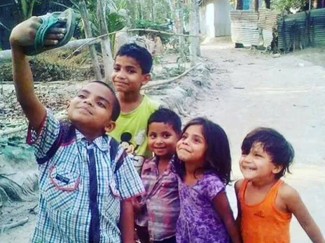 ഈ ചെരുപ്പ് സെൽഫി പരീക്ഷക്ക് ഒരു ചോദ്യമായി ! സംഭവം ഇങ്ങനെ ...