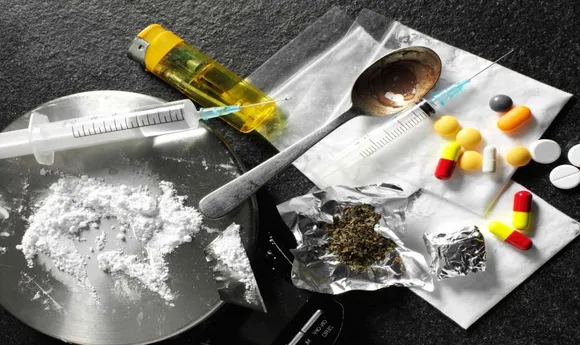 അമേരിക്കയില്‍ അമിതമായ ലഹരി മരുന്ന് ഉപയോഗം മൂലം മരിക്കുന്നവരുടെ എണ്ണത്തില്‍ റെക്കോര്‍ഡ് വര്‍ധനവെന്ന് യുഎസ് സെന്റേഴ്‌സ് ഫോര്‍ ഡിസീസ് കണ്‍ട്രോള്‍ ആന്‍ഡ് പ്രിവന്‍ഷന്‍ റിപ്പോർട്ട്