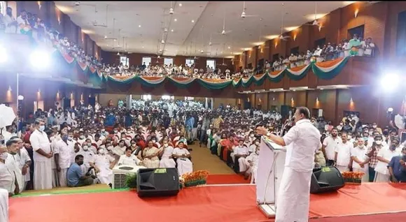 കോൺഗ്രസ്‌ വിട്ടുപോയവർക്കൊന്നും ടിപി ചന്ദ്രശേഖരന്റെ ദാരുണാന്ത്യം ഉണ്ടാകില്ലെന്ന  ഉറച്ച ബോധ്യം കേരളീയ പൊതുസമൂഹത്തിനുണ്ട്. ഞങ്ങളെ തള്ളിപ്പറഞ്ഞവർക്കുള്ള മറുപടിയായി "മാഷാ അള്ളാ " സ്റ്റിക്കർ ഒട്ടിച്ച വാഹനം പുറകെ അയക്കുന്ന പ്രവണതയും ഈ പാർട്ടിയ്ക്കില്ല. കാരണം ആയുധങ്ങൾക്കല്ല, ആശയങ്ങൾക്ക് മൂർച്ച കൂട്ടി പൊരുതി വളർന്ന പ്രസ്ഥാനമാണ് കോൺഗ്രസ്‌-കെ. സുധാകരന്‍