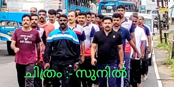 പതിവ് വെള്ളിയാഴ്ച പരേഡിന് പകരം ഇന്ന് പോലീസ് ഉദ്യോഗസ്ഥർക്ക് റോഡ് നടത്ത വ്യായാമം