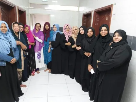 വിസ തട്ടിപ്പിൽ കുടുങ്ങിയ യുവതിക്കു സഹായ ഹസ്തവുമായി ഷാർജ കെ എം സി സി വനിതാ വിഭാഗം