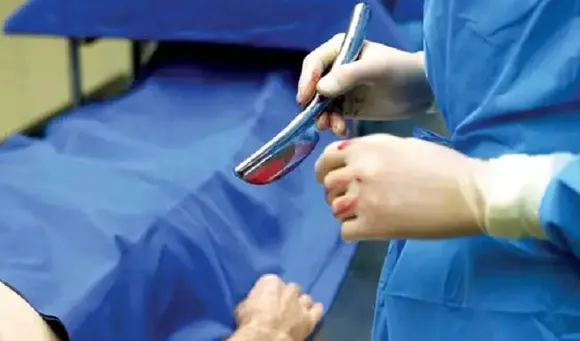 തിരൂര്‍ ജില്ലാ ആശുപത്രിയില്‍ പോസ്റ്റുമോര്‍ട്ടം ചെയ്ത മൃതദേഹത്തിന്‍റെ അവശിഷ്ടങ്ങൾ തെരുവുനായ കടിച്ചെന്ന് പരാതി