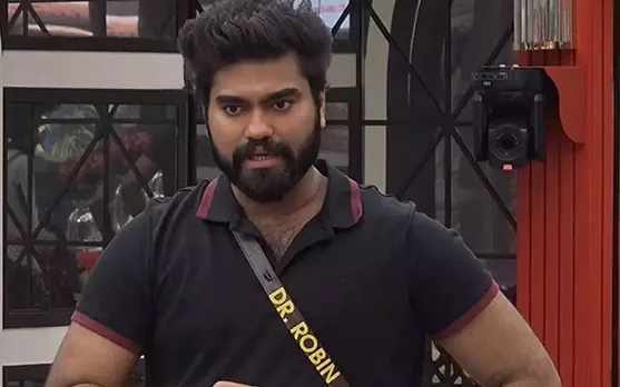 ബിഗ് ബോസ് ഹൗസിൽ ഡോക്ടർ റോബിൻ നിരന്തരം അപമാനിയ്ക്കപ്പെടുന്നു. ജാസ്മിന്റെ പട്ടിയുമായി റോബിനെ താരതമ്യം ചെയ്ത ജാസ്മിന്റേത് അധിക പ്രസംഗം എന്ന് പ്രേക്ഷകർ. വൈൽഡ് കാർഡ് എൻട്രിയിലൂടെ വരുന്ന രണ്ടു പേരിൽ ഒരാള്‍ വരുന്നത് റോബിനെ ലക്ഷ്യം വച്ച് !