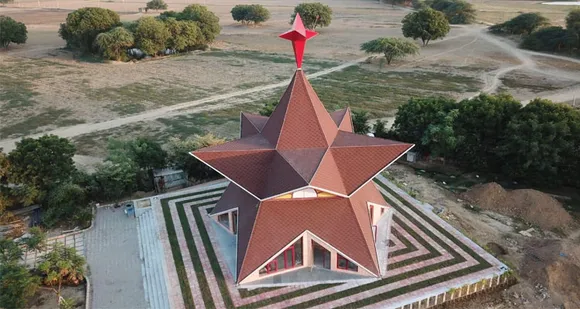 ഡൽഹി നജഫ്‍ഗഡിൽ ഈഷ് വാടികയിൽ ഡൽഹി അതിരൂപതയുടെ കീഴിൽ പണികഴിപ്പിച്ച നൂതന സവിശേഷതകളാൽ ലോകത്തുതന്നെ വേറിട്ട് നിർത്താവുന്ന ആകർഷതകളുള്ള മോർണിംഗ് സ്റ്റാർ ദേവാലയത്തിന്‍റെ കൂദാശാ കർമ്മം നടന്നു