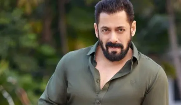 എന്റെ ഫാം ഹൗസിൽ ഒരു പാമ്പ് കയറി, ഞാൻ അതിനെ ഒരു വടി ഉപയോഗിച്ച് പുറത്തേക്ക് കൊണ്ടുപോയി, അപ്പോഴാണ് അത് എന്നെ കടിച്ചത്, മൂന്നു പ്രാവശ്യം ! പാമ്പ് കടിയേറ്റ സംഭവം വിവരിച്ച് സല്‍മാന്‍ ഖാന്‍