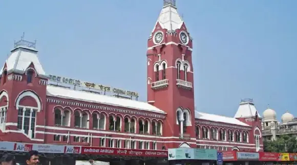 ആർടിപിസിആർ നെഗറ്റീവ് സർട്ടിഫിക്കറ്റോ, രണ്ട് ഡോസ് വാക്സിനെടുത്ത സർട്ടിഫിക്കറ്റോ ഉള്ളവരെ മാത്രമേ തമിഴ്നാട്ടിലേക്ക് പ്രവേശിപ്പിക്കൂ; പരിശോധന നേരിട്ട് നടത്താനിറങ്ങി  മന്ത്രിമാർ