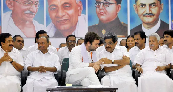 മധ്യകേരളത്തിലെ നാലു ജില്ലകളിൽ നിന്ന് യുഡിഎഫിന് ലഭിക്കുക 25 സീറ്റുകൾ ! കോട്ടയത്ത് അഞ്ചിടത്തും ഇടുക്കിയിൽ നാലും സീറ്റ് ഉറപ്പ്. എറണാകുളത്ത് 11, തൃശൂരിൽ അഞ്ച്. കെപിസിസി യോഗത്തിൽ കണക്കുകൾ നിരത്തി ഡിസിസി പ്രസിഡൻ്റുമാർ. കാഞ്ഞിരപ്പള്ളി, പൂഞ്ഞാർ മണ്ഡലത്തിൽ നടന്നത് ശക്തമായ പോരാട്ടം ! ജോസ് കെ മാണി വിഭാഗം പോയത് ക്ഷീണമുണ്ടാക്കിയില്ലെന്നും ഡിസിസി പ്രസിഡൻ്റുമാർ. യുഡിഎഫ് വിജയിക്കുമെന്ന് ജില്ലാ അധ്യക്ഷൻമാർ ഉറപ്പു നൽകിയ മണ്ഡലങ്ങൾ ഇതാ…