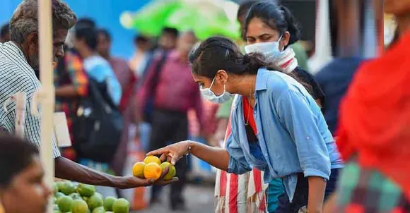 ഹോട്‌സ്പോട്ട് അല്ലാത്ത സ്ഥലങ്ങളിൽ കൂടുതൽ കടകൾ തുറക്കാൻ അനുവദിച്ച് കേന്ദ്ര ആഭ്യന്തര മന്ത്രാലയം; തുറക്കുന്ന കടകളില്‍ 50 ശതമാനം ജീവനക്കാരെ പാടുള്ളു