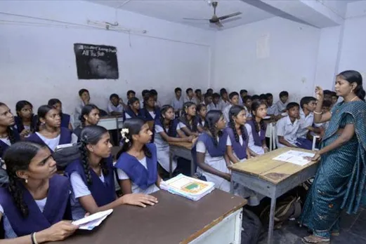 സർക്കാർ സ്കൂൾ വിദ്യാർഥിനികൾക്ക് പ്രതിമാസം 1000 രൂപ സഹായം ; പ്രഖ്യാപനവുമായി തമിഴ്‌നാട്‌