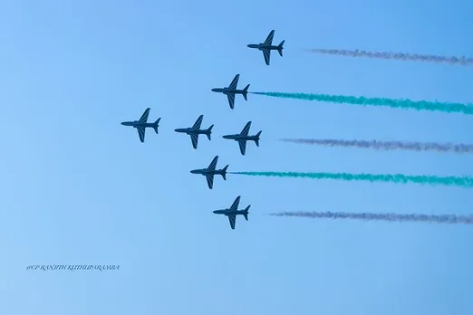 അവിസ്മരണീയ ദൃശ്യാനുഭവങ്ങള്‍ ഒരുക്കി ബഹ്‌റൈന്‍ അന്താരാഷ്ട്ര എയര്‍ഷോ പുരോഗമിക്കുന്നു