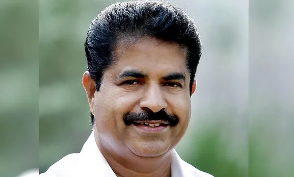 വെഞ്ഞാറന്മൂട് ഇരട്ട കൊലപാതകം സി.ബി.ഐ അന്വേഷിക്കണമെന്ന് ആവശ്യപ്പെട്ടതിനെ സർക്കാർ തടസ്സപ്പെടുത്തിയത് യഥാർത്ഥ കൊലപാതകം നടത്തിയവരും ആസൂത്രണം ചെയ്തവരും കുടുങ്ങും എന്നതിനാലാണ്; എന്നാൽ ഞാൻ ഉന്നയിച്ച കാര്യങ്ങൾ ഇപ്പോൾ കോടതി കണ്ടെത്തിയതിൽ സന്തോഷമുണ്ട്; ഡി.വൈ.എഫ്.ഐ നേതാവ് സമാധാനം പറയേണ്ടി വരും-അടൂർ പ്രകാശ്