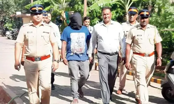 പൊലീസ് ഉദ്യോഗസ്ഥർ ചമഞ്ഞ് തട്ടിപ്പ്; 47കാരനും മകനും പിടിയിൽ