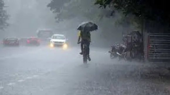 സംസ്ഥാനത്ത ഇന്ന് കനത്ത മഴയ്ക്ക് സാധ്യതയെന്ന് കേന്ദ്ര കാലവസ്ഥാവകുപ്പിന്റെ മുന്നറിയിപ്പ്; 12 ജില്ലകളിൽ യെല്ലോ അലെർട്ട്