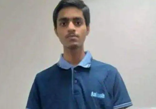 ഫലം വന്നപ്പോള്‍ തോറ്റു, റീവാലുവേഷന്‍ നടത്തിയപ്പോള്‍ നീറ്റ് പരീക്ഷയില്‍ 17കാരന്‍ എസ്ടി വിഭാഗത്തില്‍ ഒന്നാം റാങ്ക്‌ !