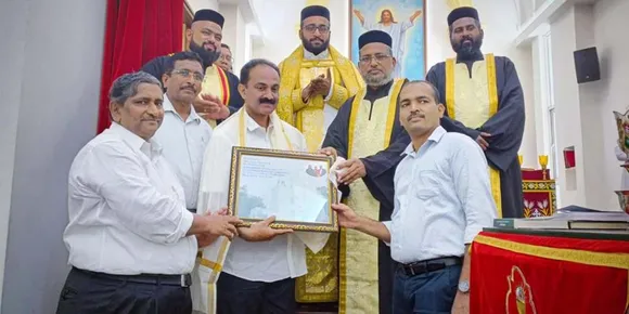 മുപ്പത് വർഷം ഡൽഹിയിൽ സംഗീതരംഗത്ത് നിറസാന്നിധ്യമായിരുന്ന തോമസ്‌ ഏലിയാസിന്‌ ഹൗസ്‌ ഖാസ്‌ സെൻറ് മേരീസ്‌ കത്തീഡ്രൽ യാത്രയയപ്പ് നല്‍കി