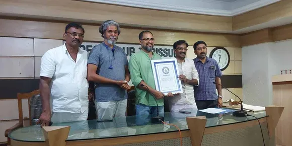 വിൻസന്‍റ് പല്ലിശ്ശേരിക്ക് ഗിന്നസ് വേൾഡ് റെക്കോർഡ്; 3500 ൽ പരം നൂലിഴകൾ കൊണ്ട് മദർ തെരേസയുടെ ഛായചിത്രം ഒരുക്കി