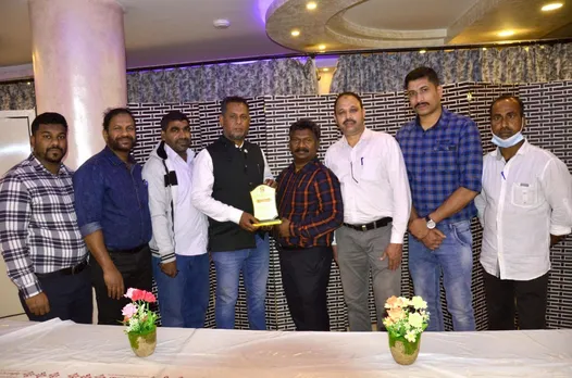 സാമൂഹ്യ രംഗത്തെ മികച്ച സേവനം, ഹനീഫ് മഞ്ചേശ്വരത്തെ ആദരിച്ച്‌ ഇന്ത്യ ഫ്രറ്റേണിറ്റി ഫോറം.