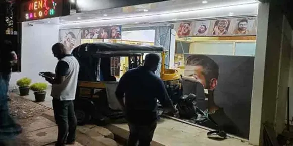 കോഴിക്കോട് വെള്ളിമാടുകുന്നില്‍ ഓട്ടോറിക്ഷ നിയന്ത്രണം വിട്ട് സലൂണിലേക്ക് ഇടിച്ചു കയറി അപകടം