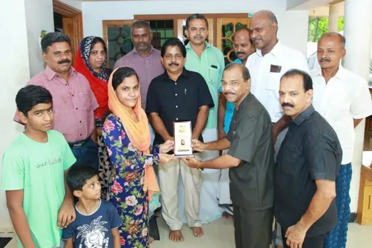 ചരിത്രത്തിലാദ്യമായി തൊടുപുഴ ഗവ. വി.എച്ച്‌.എസ്‌.എസില്‍ നിന്നും ഫുള്‍ എ പ്ലസ്‌ വാങ്ങിയ റിഫാന മുബാറക്കിന്‌ തൊടുപുഴ ഗവ. ബോയ്‌സ്‌ ഹൈസ്‌കൂള്‍ പൂര്‍വ്വവിദ്യാര്‍ത്ഥി സംഘടനയുടെ ആദരം