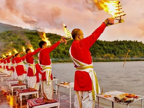 ഗംഗാ ദസേറ - പുണ്യനദിയായ ഗംഗ ഭൂമിയിൽ അവതരിച്ച ദിനം