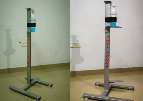 കൈകൾ കൊണ്ട് തൊടാതെ കാലുകൊണ്ട് പ്രവർത്തിപ്പിക്കാവുന്ന ഓപ്പറേറ്റഡ് ഹാൻഡ് സാനിറ്റൈസറുമായി യുവാവ് ! വീഡിയോ കാണുക !