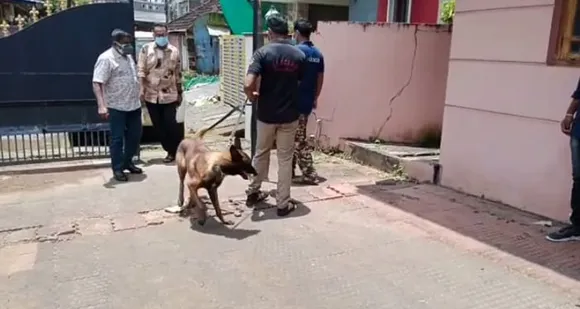 പാലക്കാട് നഗര മധ്യത്തിൽ വീട് കുത്തിത്തുറന്ന് മോഷണം ! 25 പവനും മുപ്പതിനായിരം രൂപയും കവർന്നു