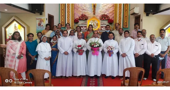 ദിൽഷാദ് ഗാർഡൻ സെന്റ് ഫ്രാൻസിസ് അസീസി ദേവാലയത്തിൽ  അഭിവന്ദ്യ കുര്യാക്കോസ് ഭരണികുളങ്ങര മെത്രാപ്പോലീത്തായുടെ  ഇടയ സന്ദർശനം ആരംഭിച്ചു