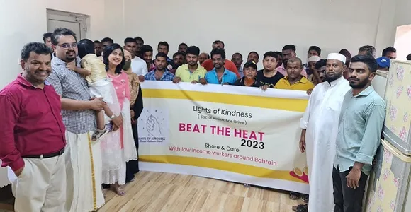 ജ്യൂസും പഴങ്ങളും വിതരണം ചെയ്ത്‌ ലൈറ്റ്സ്‌ ഓഫ് കൈൻഡ്നെസ്സ്‌ ബഹ്‌റൈൻ