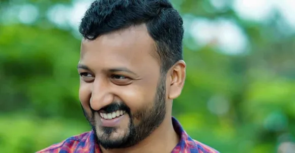 അണികളെ അഴിക്കുള്ളിലാക്കി ഖത്തറിൽ അർമാദിച്ച നേതാവ് യൂത്ത് കോൺഗ്രസ് പ്രസിഡന്റാകേണ്ടന്ന് എ ഗ്രൂപ്പ് മാനേജർമാർക്ക് മുന്നറിയിപ്പുമായി പ്രവർത്തകർ ! രാഹുൽ മാങ്കൂട്ടത്തിലിനെതിനെതിരെ പാളയത്തിൽ പട; എ ഗ്രൂപ്പിൽ നിന്നും നാലു പേർ കൂടി മത്സര രംഗത്ത് ! പ്രസിഡന്റ് മോഹമുണ്ടായിരുന്ന നേതാക്കൾ മത്സരിച്ചില്ലെങ്കിലും രാഹുലിന്റെ പരാജയം ഉറപ്പാക്കാൻ നീക്കം ! യൂത്ത് കോൺഗ്രസ് തെരഞ്ഞെടുപ്പിൽ എ ഗ്രൂപ്പിൽ അസംതൃപ്തി പുകയുന്നു