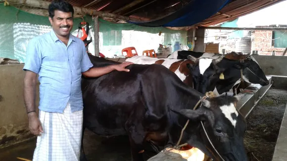 പെരിയ സുഹൃദ വേദി യു.എ.ഇ. യുടെ മേലത്ത് മാലിങ്കു നായർ മെമ്മോറിയൽ യുവ കർഷകശ്രീ അവാർഡ് തൈവളപ്പിൽ രാമകൃഷ്ണന്