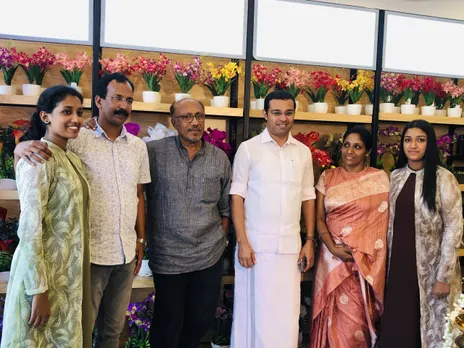 ലൈവ് ചോക്ലേറ്റ് കിച്ചൺ & ഹോം സിക്കനസ്സ് : റോയ്സ്സ് ഗ്രാൻഡിന്‍റെ പുതിയ ഷോറൂമുകൾ എയർപ്പോർട്ട് റോഡിൽ പ്രവർത്തനം ആരംഭിച്ചു