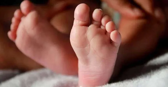 ത​മി​ഴ്നാ​ട്ടി​ല്‍ കോ​വി​ഡ് പോ​സി​റ്റീ​വാ​യ യു​വ​തി ആ​ണ്‍​കു​ഞ്ഞി​ന് ജ​ന്മം ന​ല്‍​കി