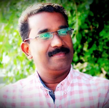 ''പിറന്ന മണ്ണിന്റെ പുണ്യവും പേറി പ്രവാസിയായി കുവൈറ്റിന്റെ തീരമണഞ്ഞപ്പോഴും മനസ്സിൽ കെടാതെ ജ്വലിക്കുന്ന സംസ്കൃതിയുടെ അടയാളങ്ങൾ പകരുന്ന ഊർജ്ജം വളരെ വലുതാണ്, ലോക്ക് ഡൗൺ കാരണം കണി സാധനങ്ങൾ മാത്രമല്ല, അവശ്യ വസ്തുക്കൾ പോലും കിട്ടാതെ ഞെരുങ്ങി ,ഒതുങ്ങി ജീവിക്കുകയാണ് ഞങ്ങൾ ഇന്ന്''...കൊറോണക്കാലത്തെ, പ്രവാസിയുടെ വിഷു വിചാരങ്ങളെക്കുറിച്ച് വിഭീഷ് തിക്കോടി എഴുതുന്നു