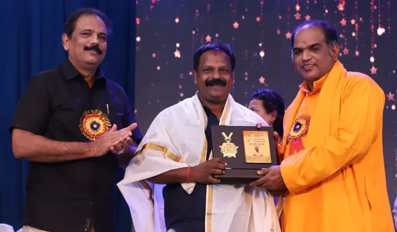 ഡിഎംസിയുടെ രണ്ടാം വാർഷികത്തോടനുബന്ധിച്ച് ബ്ലഡ് പ്രൊവൈഡേഴ്സ് ഡ്രീം കേരളയ്ക്ക് മികച്ച രക്തദാന സംഘടനയ്ക്കുള്ള ആദരവ് നല്‍കി