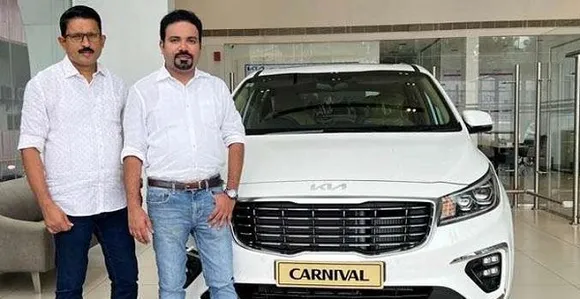 ഇഷ്ട വാഹനത്തിന്റെ നമ്പറിനായി 8.80 ലക്ഷം രൂപ മുടക്കി വ്യാപാരി ! ലക്ഷങ്ങള്‍ മുടക്കി നേടിയത് കെഎല്‍ 05 എവൈ 7777 എന്ന നമ്പര്‍. കോട്ടയത്തെ റെക്കോര്‍ഡ് ലേലത്തുകയ്ക്ക് നമ്പര്‍ വാങ്ങിയത് അയര്‍ക്കുന്നം കുടകശേരില്‍ ടോണി വര്‍ക്കിച്ചന്‍ ! നമ്പര്‍ കിയ കാര്‍ണിവല്‍ ലിമിസിന്‍ പ്ലസിനായി