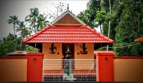 അയ്മുറി തെക്കിനിയത്ത് കളരി ഭഗവതി ക്ഷേത്രത്തിൽ പ്രതിഷ്ഠാദിനം തിങ്കളാഴ്ച