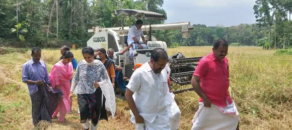 വെളിയന്നൂർ പാടശേഖരത്തിലെ കൊയ്ത്തുത്സവം പഞ്ചായത്ത് പ്രസിഡൻ്റ് സണ്ണി പുതിയിടം ഉദ്ഘാടനം ചെയ്തു