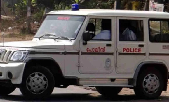 വീട്ടുകാര്‍ പള്ളിയില്‍ പോയ നേരത്ത് വീടിന്റെ പൂട്ടു പൊളിച്ച് 40 പവനും പണവും കവര്‍ന്നു