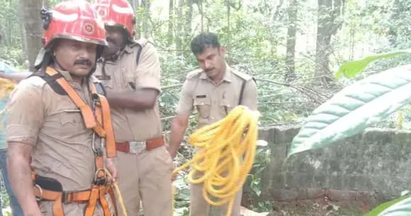 മലപ്പുറത്ത് അബദ്ധത്തില്‍ കിണറ്റില്‍ വീണ മകളെ രക്ഷിക്കാനായി 61കാരിയായ മാതാവും ചാടി: ഇരുവർക്കും രക്ഷകരായത് അഗ്നി സുരക്ഷ സേന